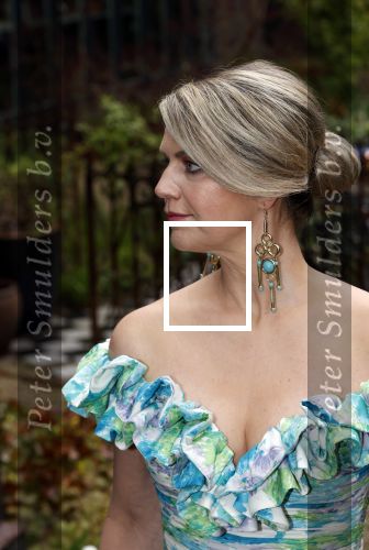 Amsterdam 30 april 2021
Koningin Maxima Look a like Cathelijne Schrauwen voor reportage in story met medewweking van Paul Schulten . Shoot vond plaats in het Andaz hotel