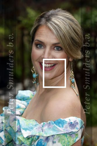Amsterdam 30 april 2021
Koningin Maxima Look a like Cathelijne Schrauwen voor reportage in story met medewweking van Paul Schulten . Shoot vond plaats in het Andaz hotel