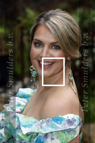 Amsterdam 30 april 2021
Koningin Maxima Look a like Cathelijne Schrauwen voor reportage in story met medewweking van Paul Schulten . Shoot vond plaats in het Andaz hotel