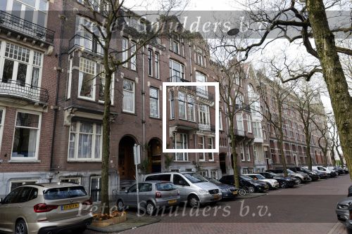 Amsterdam 11 mei 2021
Huis Van Chantal Janzen in Amsterdam zuid