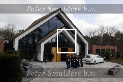 Laren 3 april 2021
Crematie van Bibian Mentel in crmatorium in Laren.
Haar man Edwin Spee en kinderen zijn aanwezig.