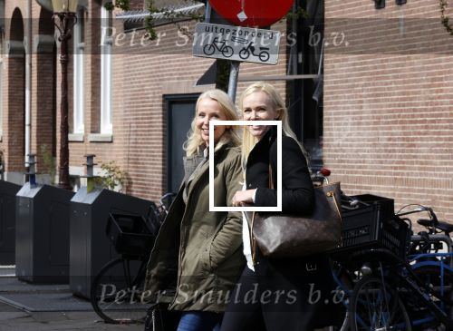 Amsterdam 13 april 2021
Denise Boekhoff met een vriendin in Amsterdam zuid