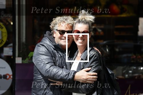 Amsterdam 12 mei 2021
Dirk Zeelenberg met zijn vrouw Suus in Amsterdam zuid