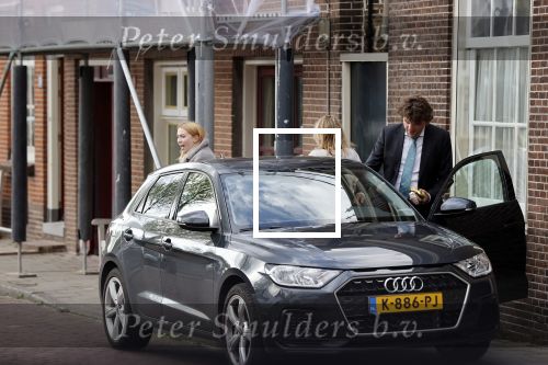 Weesp 12 mei 2021
Dominic Seldes kust zijn vrouw gedag