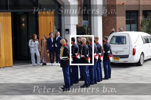 Laren 3 april 2021
Crematie van Bibian Mentel in crmatorium in Laren.
Haar man Edwin Spee en kinderen zijn aanwezig.