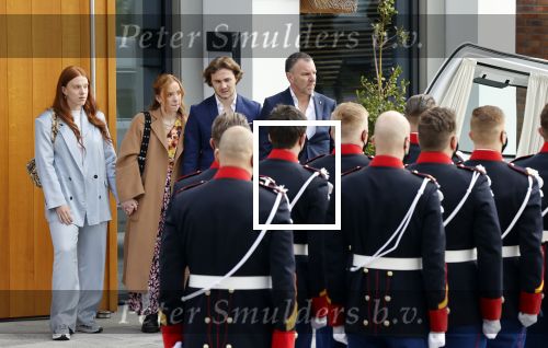 Laren 3 april 2021
Crematie van Bibian Mentel in crmatorium in Laren.
Haar man Edwin Spee en kinderen zijn aanwezig.