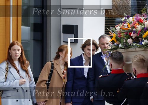 Laren 3 april 2021
Crematie van Bibian Mentel in crmatorium in Laren.
Haar man Edwin Spee en kinderen zijn aanwezig.