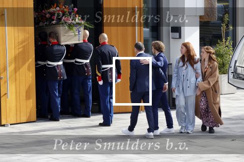 Laren 3 april 2021
Crematie van Bibian Mentel in crmatorium in Laren.
Haar man Edwin Spee en kinderen zijn aanwezig.