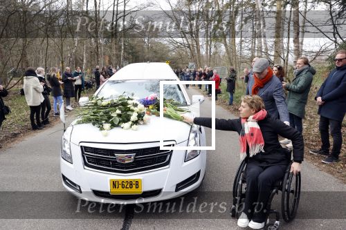 Laren 3 april 2021
Crematie van Bibian Mentel in crmatorium in Laren.
Haar man Edwin Spee en kinderen zijn aanwezig. Esther Vergeer