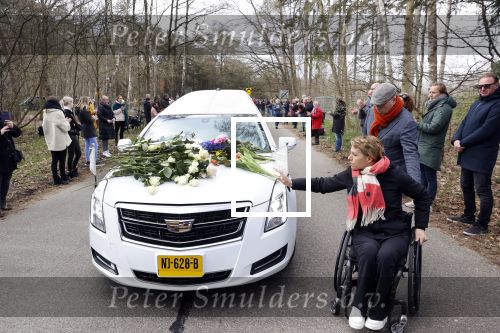 Laren 3 april 2021
Crematie van Bibian Mentel in crmatorium in Laren.
Haar man Edwin Spee en kinderen zijn aanwezig. Esther Vergeer