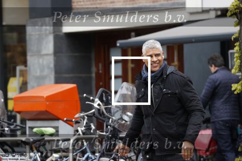 Amsterdam 6 mei 2021
Frank Rijkaard doet boodschappen in Amsterdam zuid