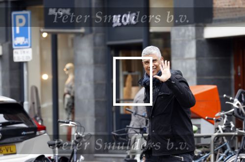 Amsterdam 6 mei 2021
Frank Rijkaard doet boodschappen in Amsterdam zuid