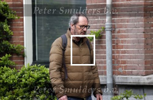 Amsterdam 1 mei 2021
Gijs Scholten v Asschat wandelend in Amsterdam zuid