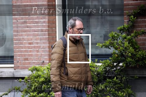 Amsterdam 1 mei 2021
Gijs Scholten v Asschat wandelend in Amsterdam zuid