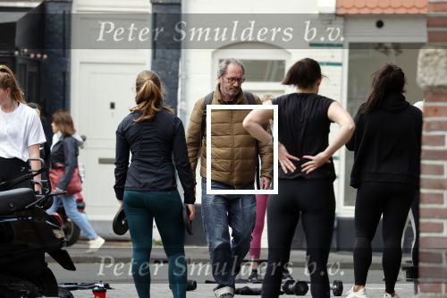 Amsterdam 1 mei 2021
Gijs Scholten v Asschat wandelend in Amsterdam zuid