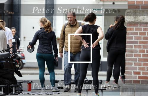 Amsterdam 1 mei 2021
Gijs Scholten v Asschat wandelend in Amsterdam zuid