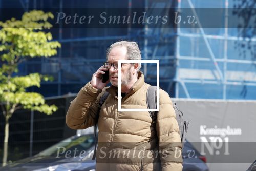Amsterdam 1 mei 2021
Gijs Scholten v Asschat wandelend in Amsterdam zuid