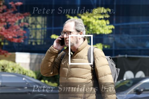 Amsterdam 1 mei 2021
Gijs Scholten v Asschat wandelend in Amsterdam zuid