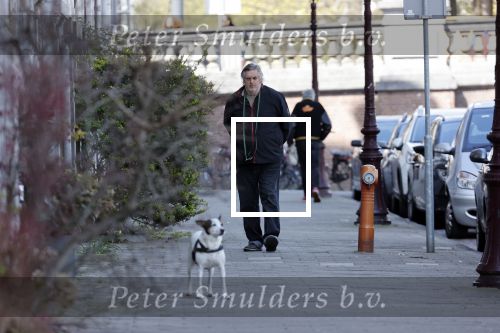 Amsterdam 15 april 2021
Hans v d Togt laat zijn hond uit.