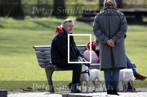 Amsterdam 16 april 2021
Hans v d Togt met vrienden en honden in het Beatrixpark
