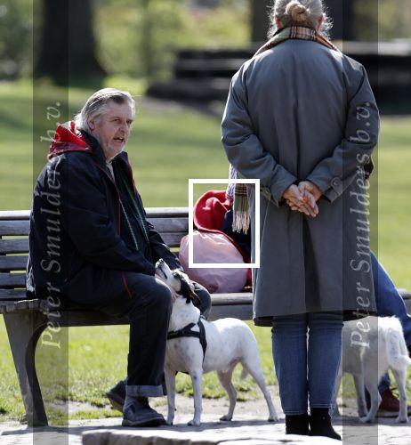 Amsterdam 16 april 2021
Hans v d Togt met vrienden en honden in het Beatrixpark