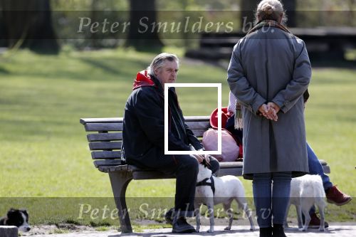 Amsterdam 16 april 2021
Hans v d Togt met vrienden en honden in het Beatrixpark