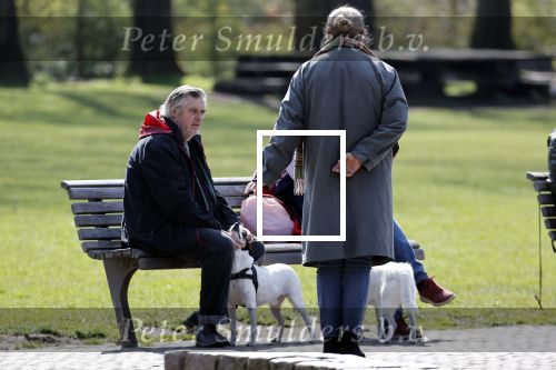 Amsterdam 16 april 2021
Hans v d Togt met vrienden en honden in het Beatrixpark