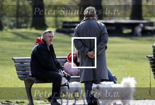 Amsterdam 16 april 2021
Hans v d Togt met vrienden en honden in het Beatrixpark