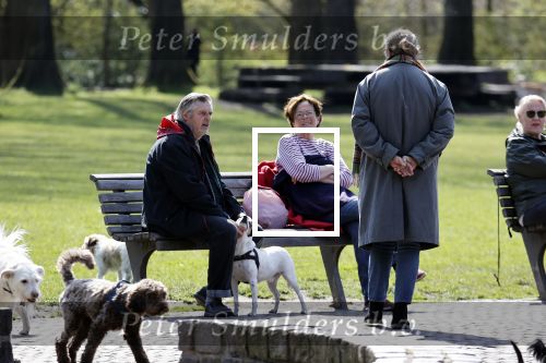 Amsterdam 16 april 2021
Hans v d Togt met vrienden en honden in het Beatrixpark