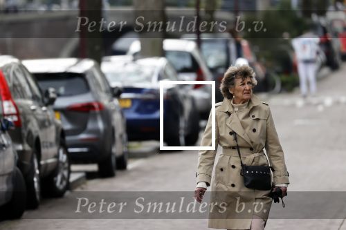 Amsterdam 3 mei 2021
Hedy d Ancona wandelend op straat in het centrum van Amsterdam