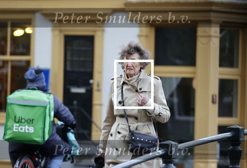 Amsterdam 3 mei 2021
Hedy d Ancona wandelend op straat in het centrum van Amsterdam