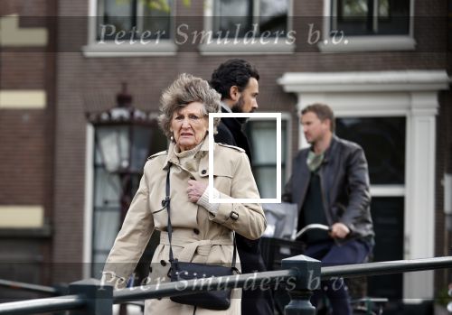 Amsterdam 3 mei 2021
Hedy d Ancona wandelend op straat in het centrum van Amsterdam