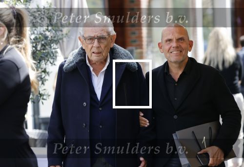 Amsterdam 12 mei 2021
Jaap v Zweden aan het winkelen met zijn vader