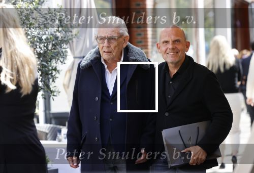 Amsterdam 12 mei 2021
Jaap v Zweden aan het winkelen met zijn vader