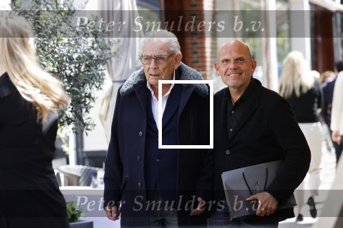 Amsterdam 12 mei 2021
Jaap v Zweden aan het winkelen met zijn vader