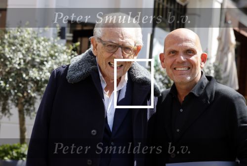 Amsterdam 12 mei 2021
Jaap v Zweden aan het winkelen met zijn vader
