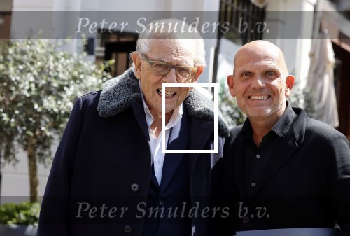 Amsterdam 12 mei 2021
Jaap v Zweden aan het winkelen met zijn vader