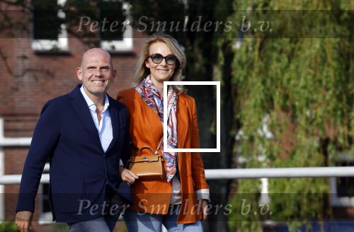 Amsterdam 13 mei 2021
Jaap v Zweden en zijn vrouw Aaltje wandelend door Amsterdam