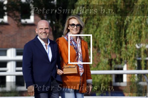 Amsterdam 13 mei 2021
Jaap v Zweden en zijn vrouw Aaltje wandelend door Amsterdam