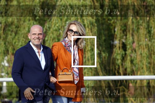 Amsterdam 13 mei 2021
Jaap v Zweden en zijn vrouw Aaltje wandelend door Amsterdam