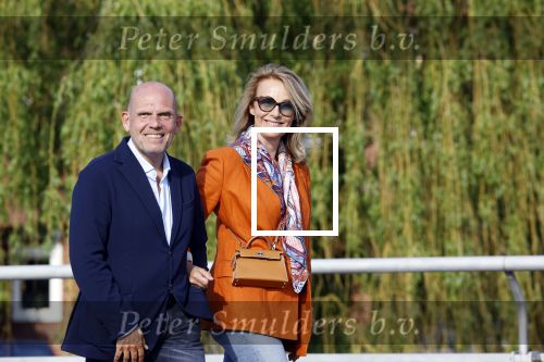 Amsterdam 13 mei 2021
Jaap v Zweden en zijn vrouw Aaltje wandelend door Amsterdam