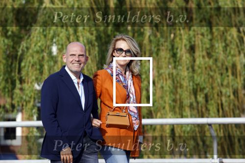 Amsterdam 13 mei 2021
Jaap v Zweden en zijn vrouw Aaltje wandelend door Amsterdam