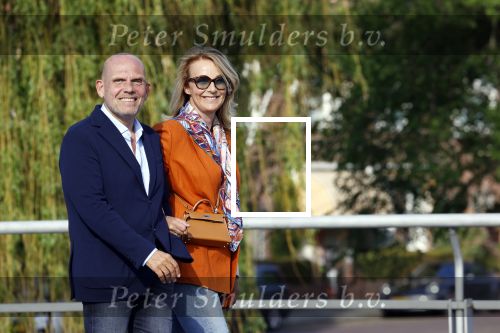 Amsterdam 13 mei 2021
Jaap v Zweden en zijn vrouw Aaltje wandelend door Amsterdam