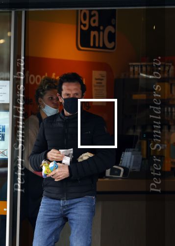 Amsterdam 3 mei 2021
Jacob Derwig doet boodschappen