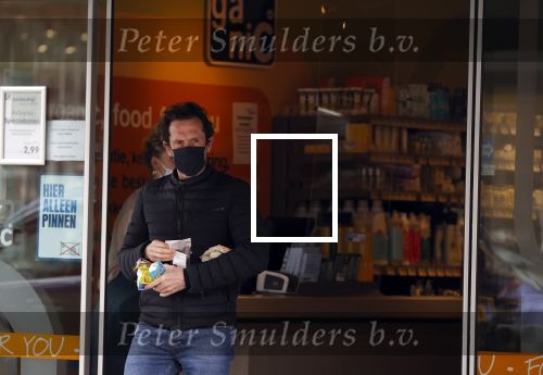 Amsterdam 3 mei 2021
Jacob Derwig doet boodschappen