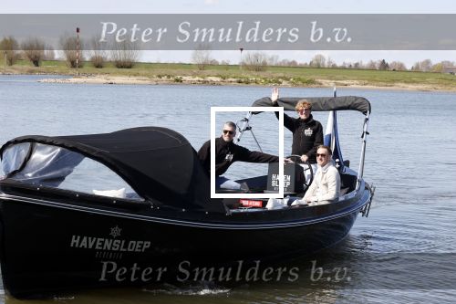 Deventer 15 april 2021
Jacques Herb vaart met een sloep en gasten daarop door Deventer.