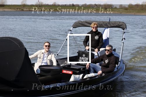 Deventer 15 april 2021
Jacques Herb vaart met een sloep en gasten daarop door Deventer.