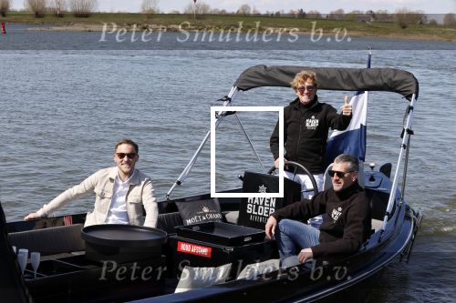 Deventer 15 april 2021
Jacques Herb vaart met een sloep en gasten daarop door Deventer.
