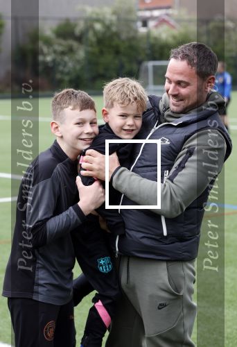 Utrecht 16 mei 2021
Eerste dag van de Sneijder Acadamy . De voetbalschool wordt geleid door Wesley Sneijder Rodney Sneijder  Tarik Divarci en Reduan Diba . Ze trainen op de velden van DHSC. Ook de zoon van Wesley Jessey traint mee. Jeffrey Sneijder met zoons