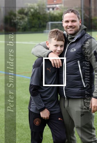 Utrecht 16 mei 2021
Eerste dag van de Sneijder Acadamy . De voetbalschool wordt geleid door Wesley Sneijder Rodney Sneijder  Tarik Divarci en Reduan Diba . Ze trainen op de velden van DHSC. Ook de zoon van Wesley Jessey traint mee. Jeffrey Sneijder met zoons